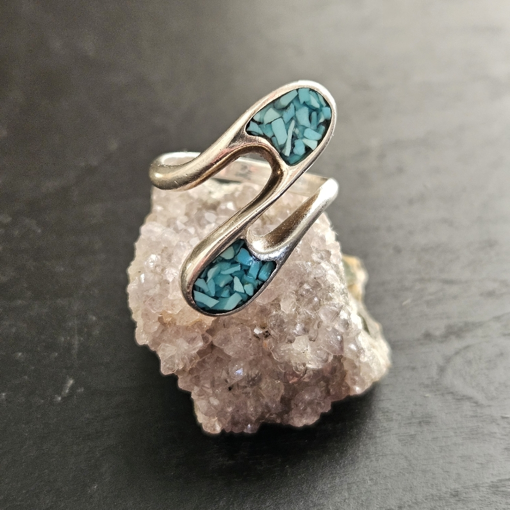 Vintage Sterling Silver Native Turquoise Ring - Picture 8 of 9